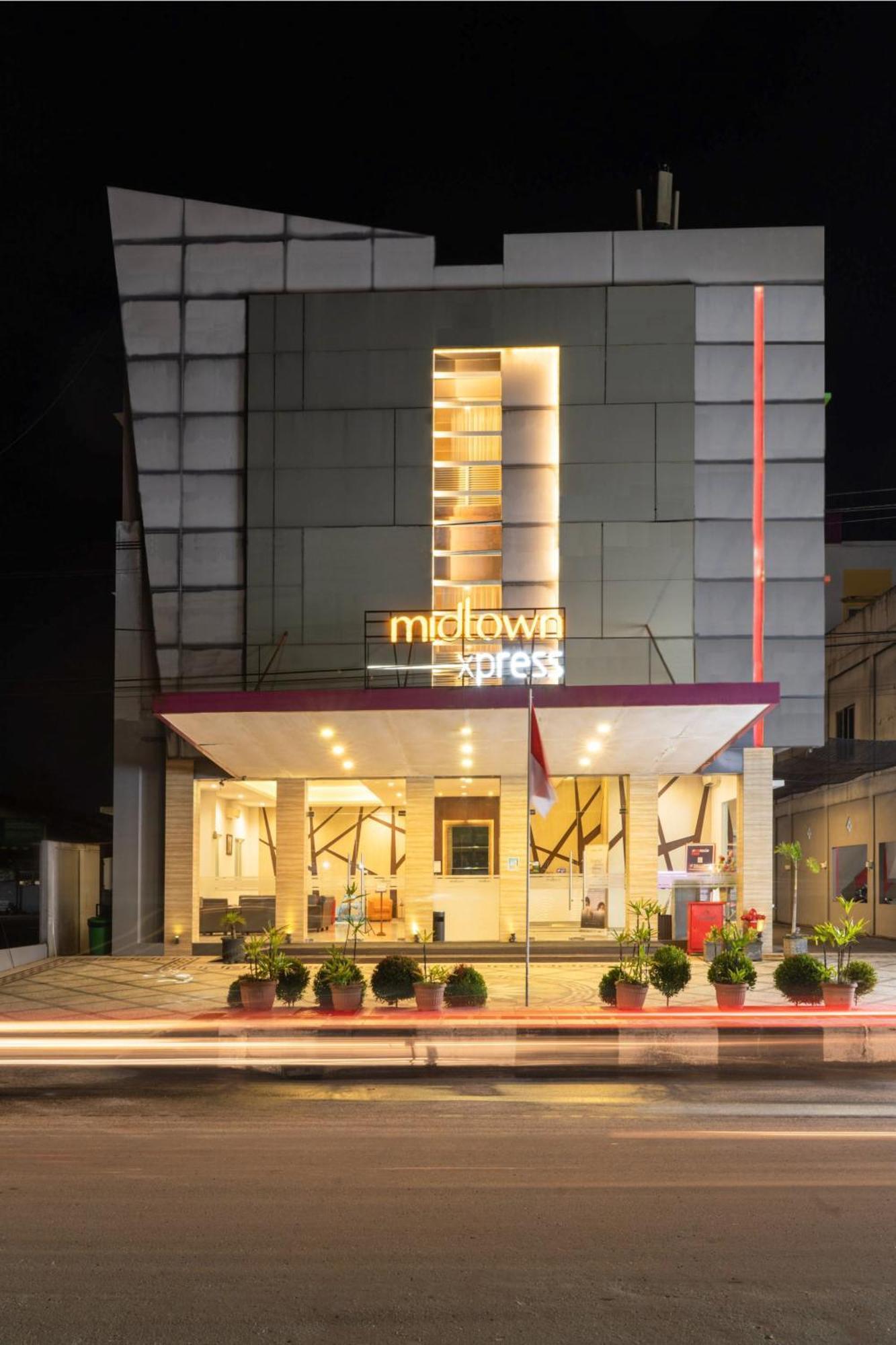 Midtown Xpress Sampit - Kalimantan Tengah Екстериор снимка