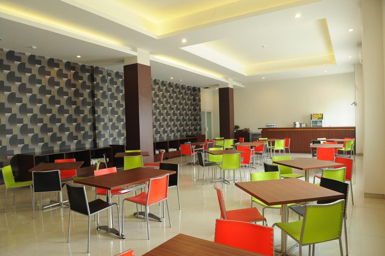 Midtown Xpress Sampit - Kalimantan Tengah Екстериор снимка