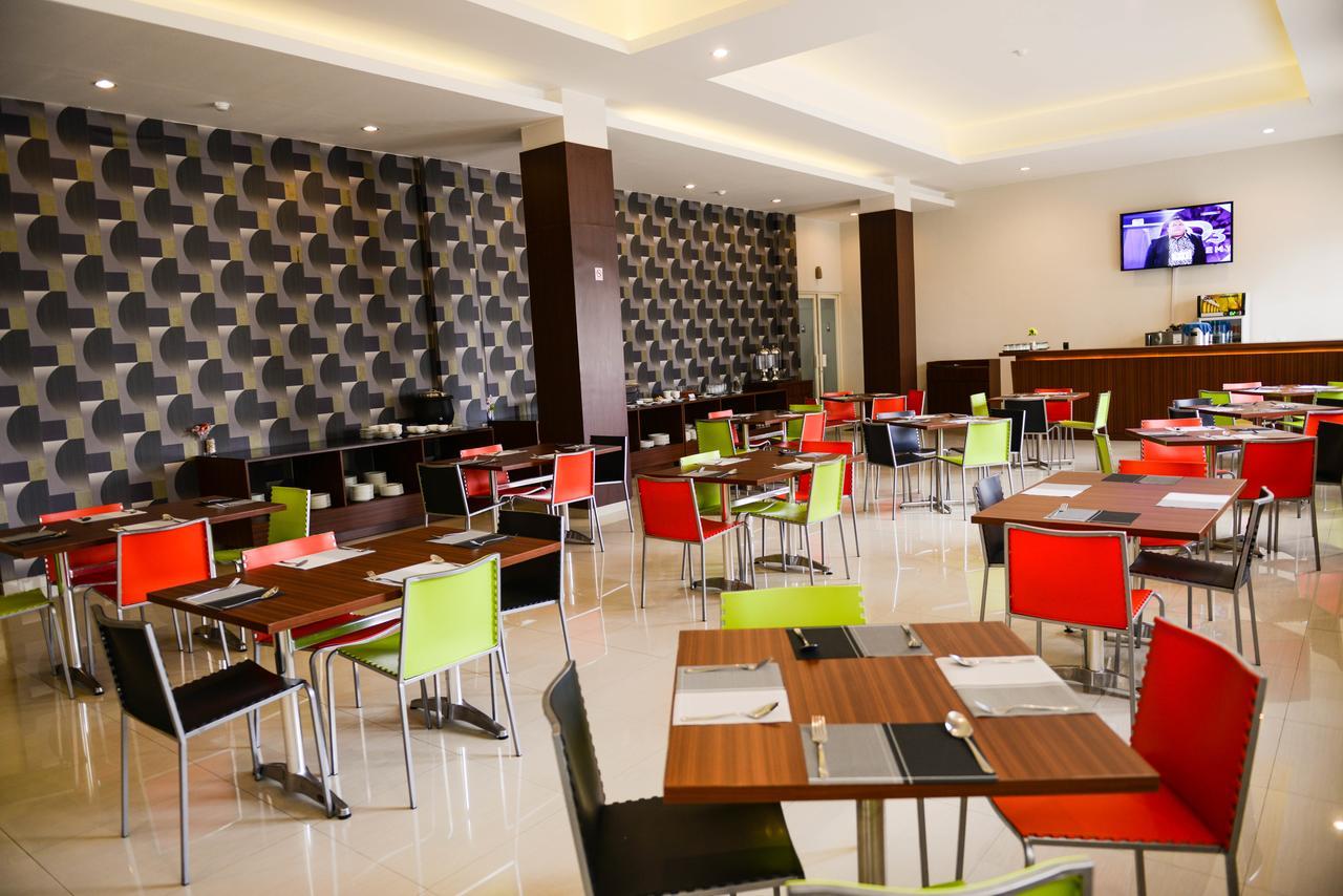 Midtown Xpress Sampit - Kalimantan Tengah Екстериор снимка