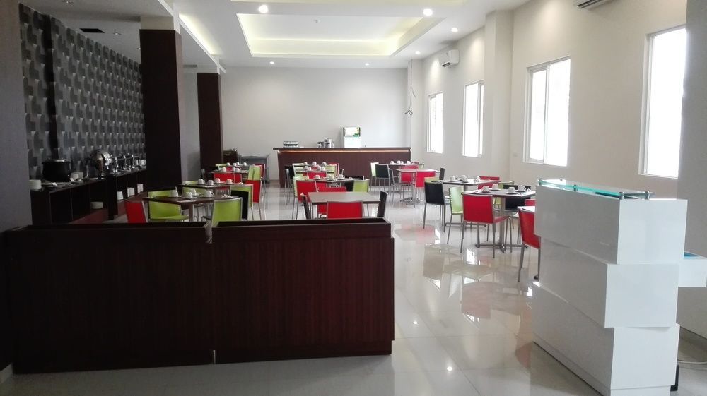 Midtown Xpress Sampit - Kalimantan Tengah Екстериор снимка
